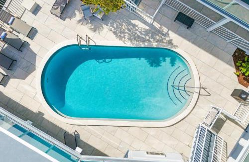 Galt Mile Hotel | Botanica Ocean Blvd King Suite