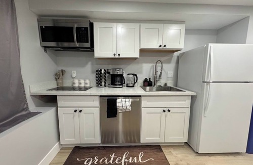 Paradise Valley Apartment | Brand New Luxury Apartment Near SF/SFO + EV