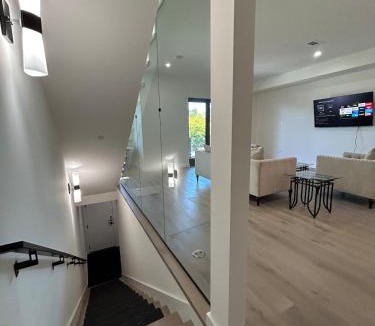 Redwood City Apartment | Brand new townhome sleeps 10