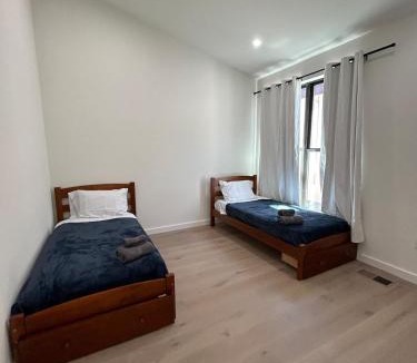 Redwood City Apartment | Brand new townhome sleeps 10