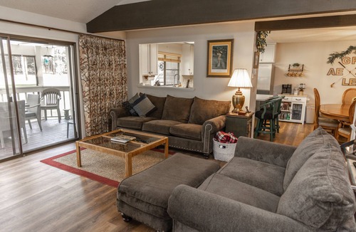 Plumas Eureka Estates House | Breath in Fresh Mt Spring Air from a Private Deck w/a River & Golf Course View