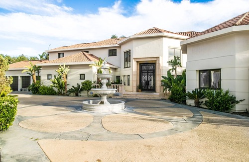 Thousand Oaks House | Breathtaking Mansion - Entertainer's Dream - 6,800 sq ft