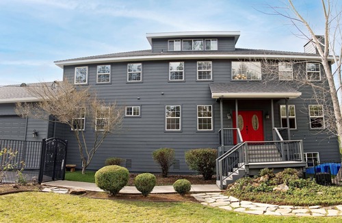 Colfax House | Breathtaking Sierra Foothills Sunset Views w/hot tub, volleyball, and EV charger