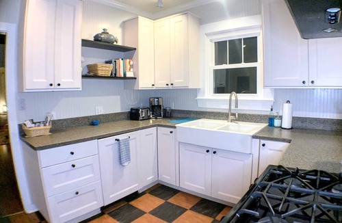 Brevard House | Brevard Bungalow 2 level, steps to Downtown, Music Center, Lumberyard, Greenway.
