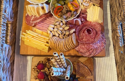 Bella Vista House | Bright, Cheery Hobbit Hole and Second Breakfast