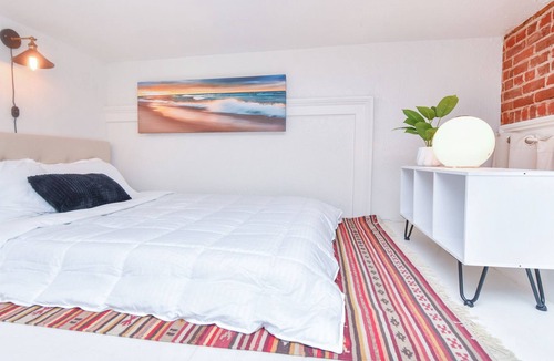 Civic Core House | Bright, Clean Loft in Downtown San Diego!
