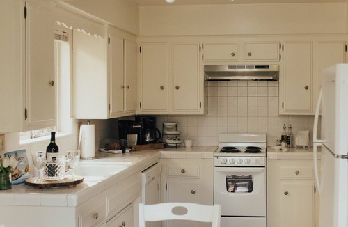 Greenacres Apartment | Bright Elegant Apartment with Private Garden Patio