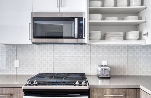 Milpitas Apartment | Bright Milpitas 2BR w/Pool, Gym & Lounge, walk to BART, by Blueground