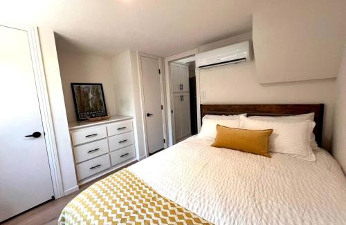 Groveland House | Bright Modern Tiny Retreat with Yoga Dome Near Yosemite, Groveland, California