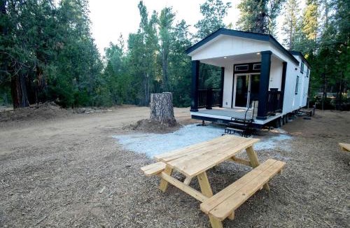 Groveland House | Bright Modern Tiny Retreat with Yoga Dome Near Yosemite, Groveland, California