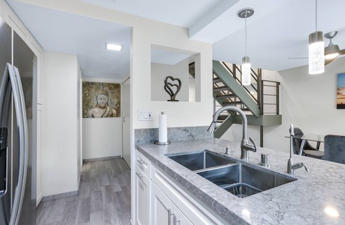 Racquet Club Estates Condo | Bright Palm Springs Condo. Pool, Hot Tub. Near the Art District.