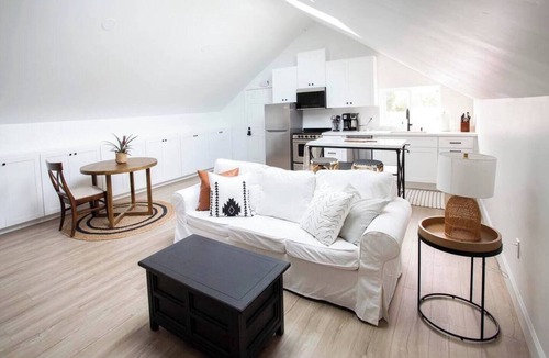 Loma Portal House | Bright, Spacious, King Bed, Family Friendly