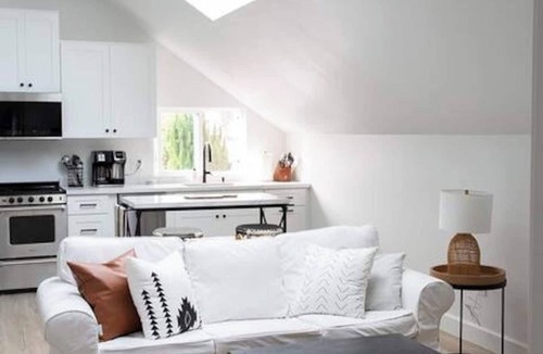 Loma Portal House | Bright, Spacious, King Bed, Family Friendly