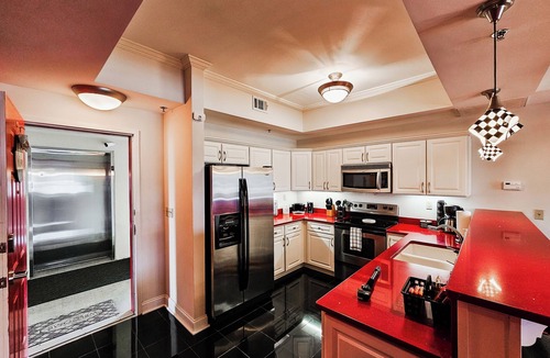 Bluff City Condo | Bristol Speedway Condo- Centrally located Hard Rock Casino, Downtown, Speedway