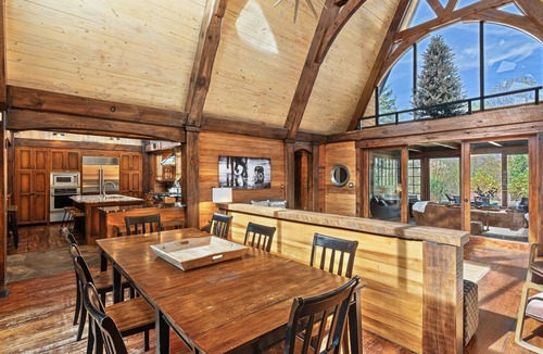 Black Mountain House | Bullhead Mountain Lodge | Luxurious Black Mountain Home with Pool, Game room, and More!
