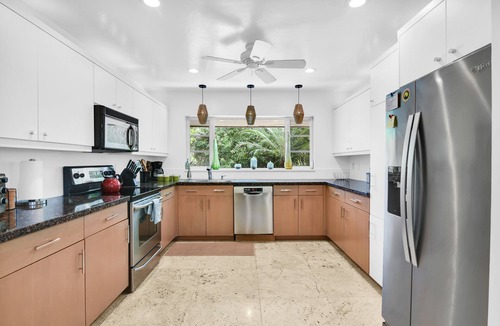 Coral Ridge House | Bungalow 31 – Coral Ridge Oasis | Heated Pool, Private Escape, Just 6 Mins to the Beach!