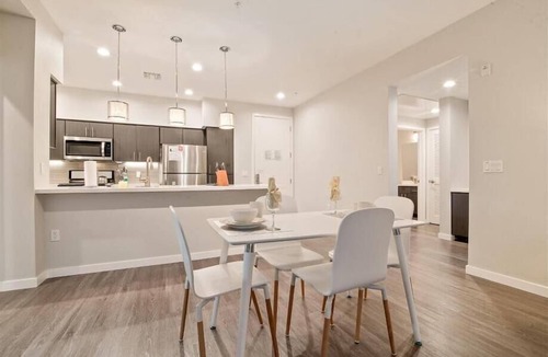 Menlo Park Apartment | Business Traveller Friendly w/Free WiFi | Menlo Park by GLS