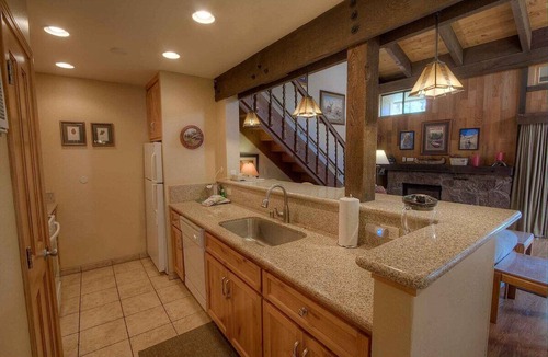 Pioneer Trail Condo | Cabin Style Condo at Lakeland (LLC0972)