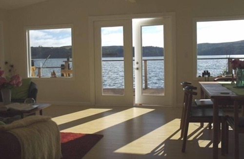 Marshall House | Calm on the bay in Marin - Renovated waterfront home