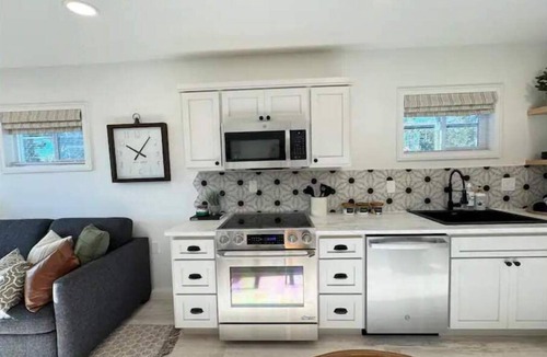 Carlsbad House | "Canyon View" Casita with tennis/trails/terrace/FULL kitchen