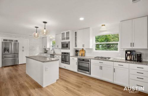 Swede Hill House | Capitol View DT w Elevator with Free Swim Club Access