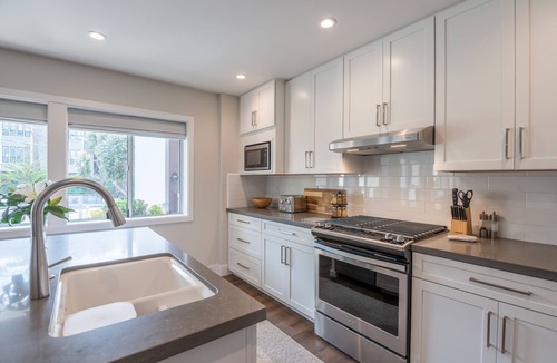 Golden Rectangle Apartment | Carmel-By-The-Sea Two King Bedroom en-suite Bath Rental in Town