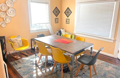 Bridgeview Apartment | Casa California - Backyard, BBQ, Firepit & Near Beaches
