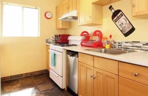Bridgeview Apartment | Casa California-Spacious - 3 Bdr/Backyard Firepit/Playground/Gaslamp/Zoo/Beach