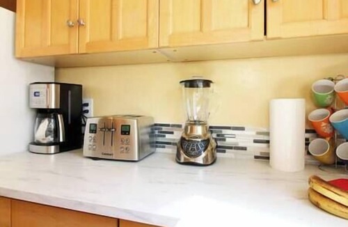 Bridgeview Apartment | Casa California-Spacious - 3 Bdr/Backyard Firepit/Playground/Gaslamp/Zoo/Beach