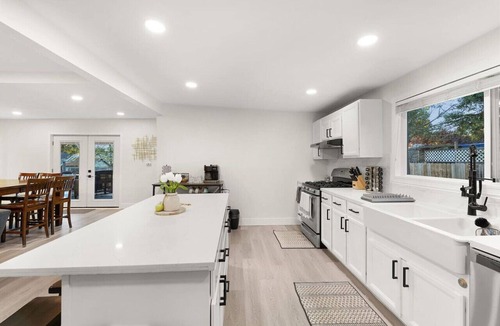 Windsor House | Casa de la Esperanza: 1890s Historic Gem - 6BD/4BA