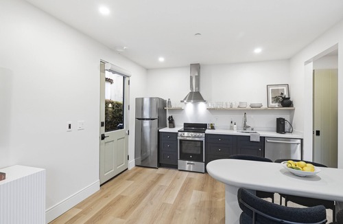 Laguna Apartment | Casa Jardin Unit 4-Boutique Suite in Downtown Santa Barbara