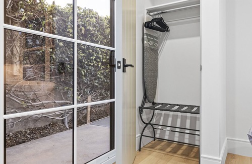 Laguna Apartment | Casa Jardin Unit 4-Boutique Suite in Downtown Santa Barbara