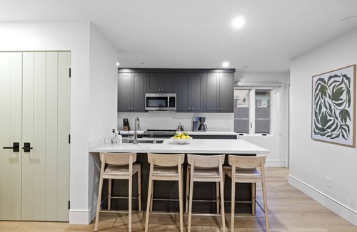 Laguna Apartment | Casa Jardin Unit 13-Boutique Suite in Downtown Santa Barbara