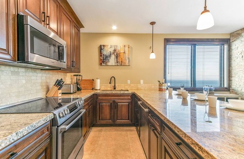 Cortez Hill House | Casa Tortuga by AvantStay | Ocean View + Golf Cart