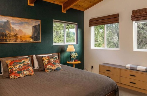 Midpines Cabin | Casita Manzanita near Yosemite National Park.