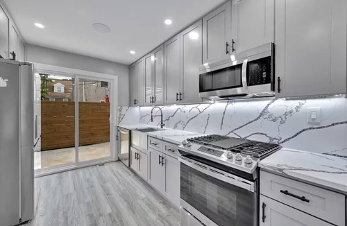 Newbold House | Catch Phillies Games, 5BR w/Hot Tub & Game Room