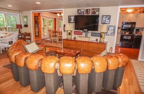 Sevierville Ski Chalet | Catch & Release; Fishing Pond, Creek, FIOS Wifi Internet, Secluded