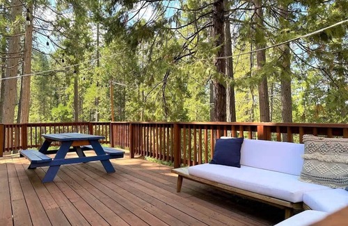 Twain Harte House | Cedar Cove Retreat – Spacious Cabin w/Lake Access & Multiple Living Areas in Tw