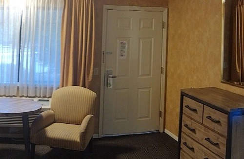Incline Hotel | Cedar Lodge