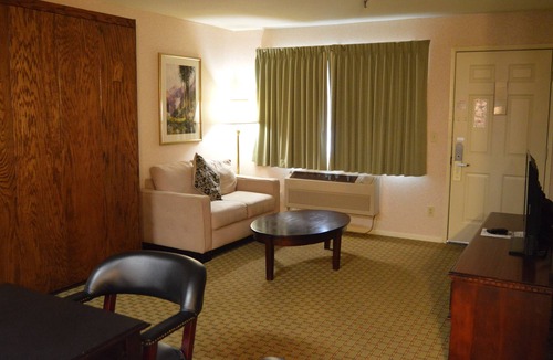Incline Hotel | Cedar Lodge