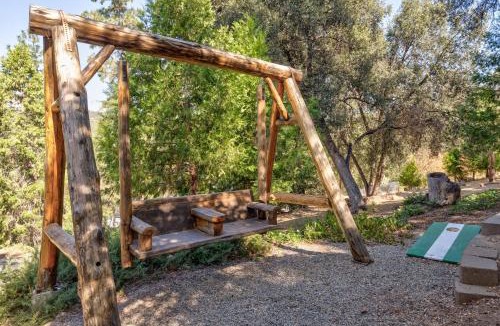 Yosemite Forks House | Cedar Mountain Lodge