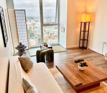 Wilshire Center Apartment | Center of Los Angeles Zen Suite 1Bed 1Bath Retreat