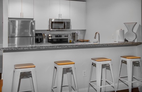 City West Apartment | Central DTLA 1-Bedroom – Walkable, Modern, 24 hrs amenties and Cozy Stay!