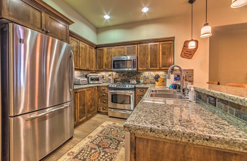Woodwinds House | Central Mammoth Lakes Townhome ~ 1 Mi to Slopes