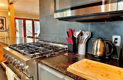 Mar Vista House | Central West LA ~ Beach Bungalow Family House & Private Yard ~ 4-Bed 3-BR 2-BA