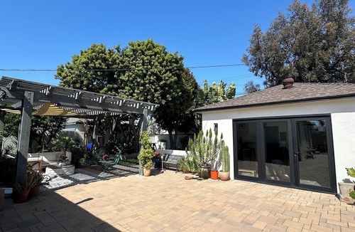 Westchester House | Centrally-located, family-friendly Westchester home