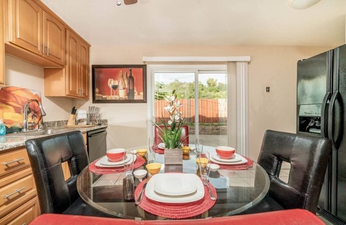 Cameron Hills House | Centrally Located Fully Renovated 4 Bedroom Home