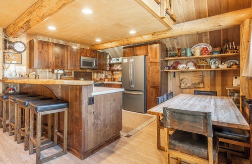 Mammoth Lakes Ski Chalet | Chalet #9, Slope Side Ski in Ski Out Spacious Fami
