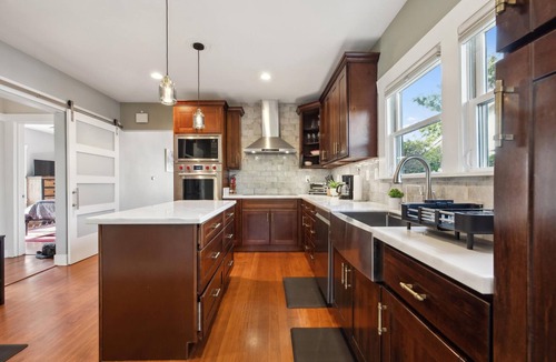 Northside House | Charm & Modern 1920s Craftsman Vintage Comfort