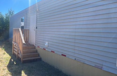 Chester House | Charming 1-bedroom tiny house in awesome Chester with WiFi, central AC and Heat.